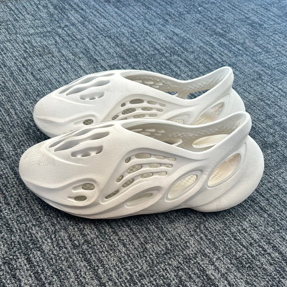 Adidas Yeezy Foam Runner Ararat US 12 Cream White OG